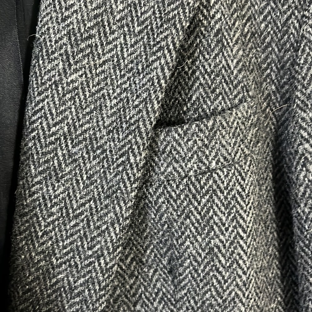 Lands' End Women's Herringbone Wool Blazer in Charcoal and Black - Picture 3 of 7
